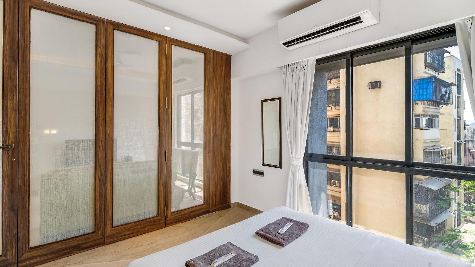 Apartment Ov Premium Near Bkc By Square One Mumbai
