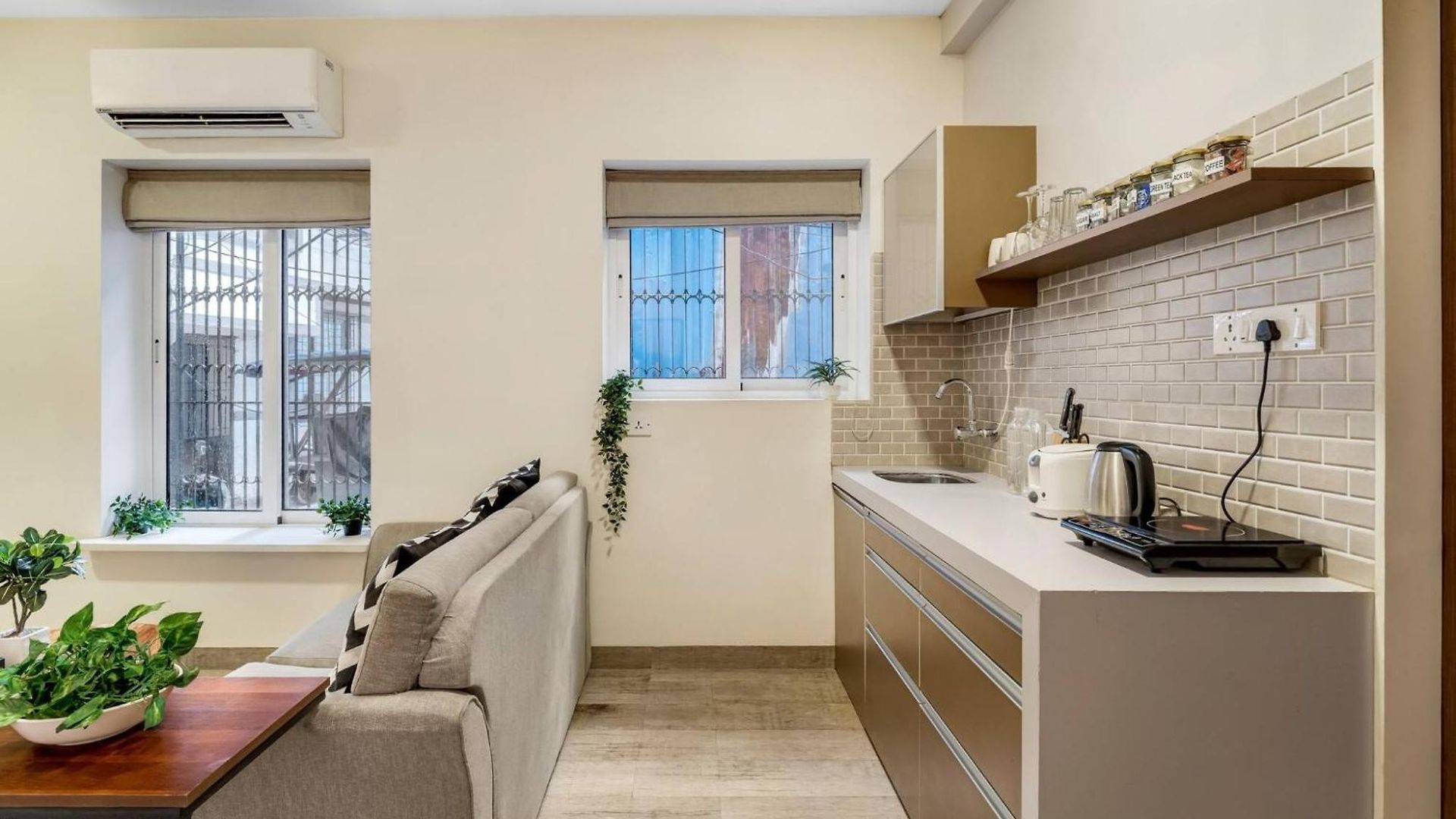 Maven Cozy Khar West 1bhk Near Bandra Apartment Mumbai