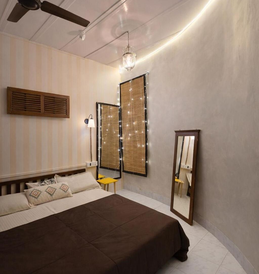 The Henrys House 1bhk Chapel Road Apartment
