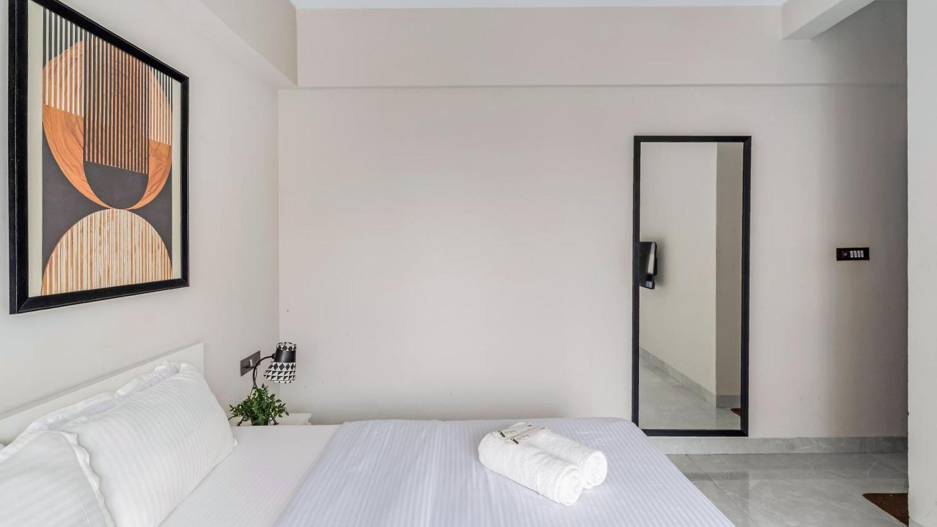 Mezzo Pvt 3bhk In Bandra By Square One Apartment