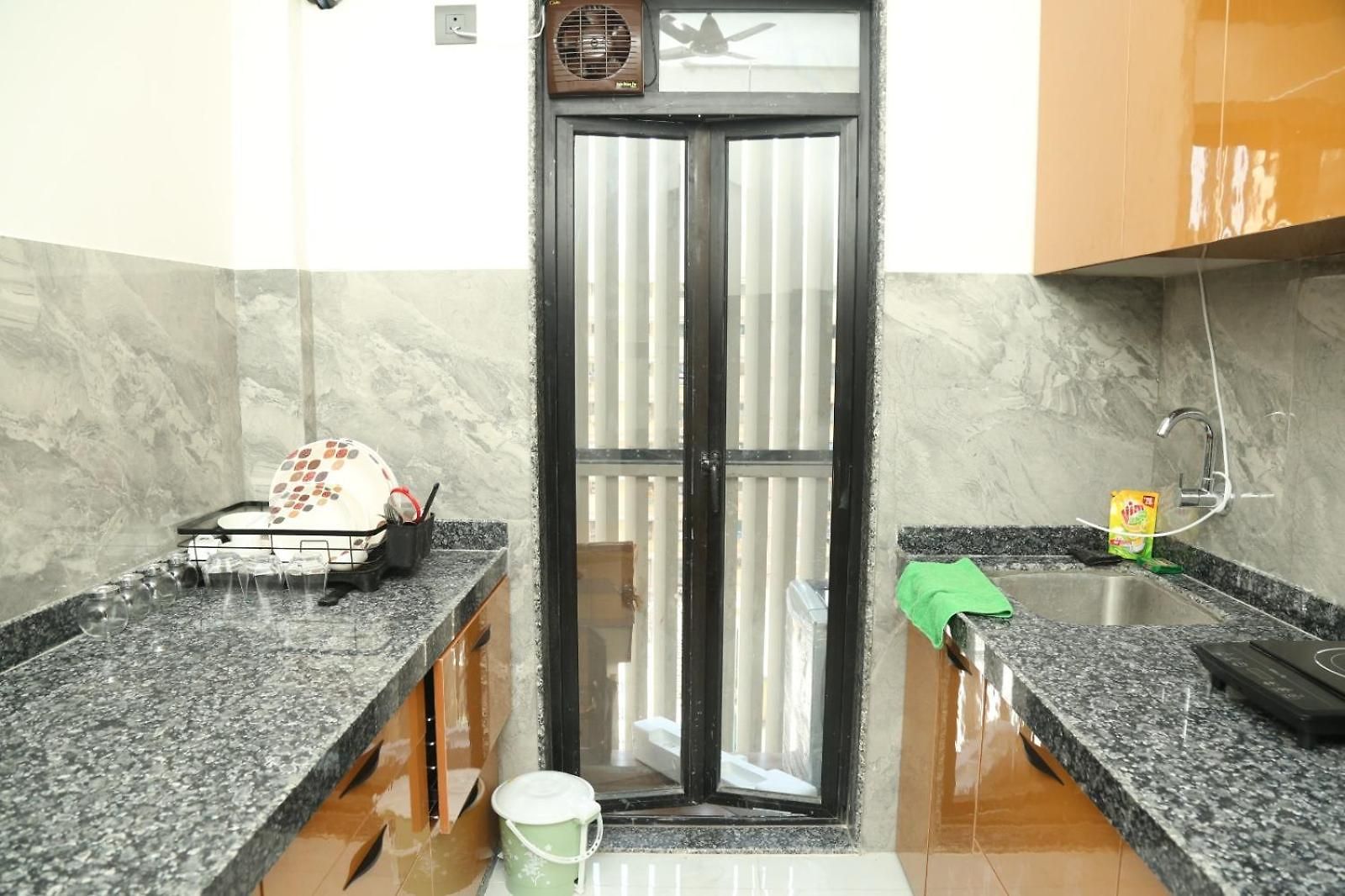 Ivy Downtown - 1 Bhk - Near Nesco And Sv Road * Mumbai