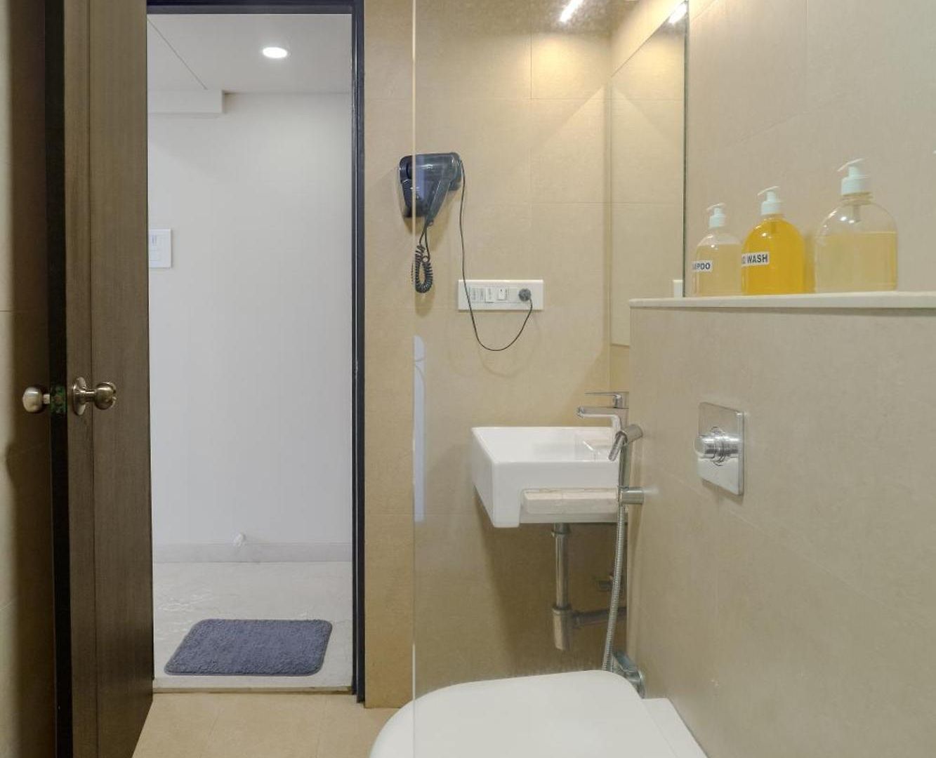 Zen Private 3Bhk In Bandra * Mumbai