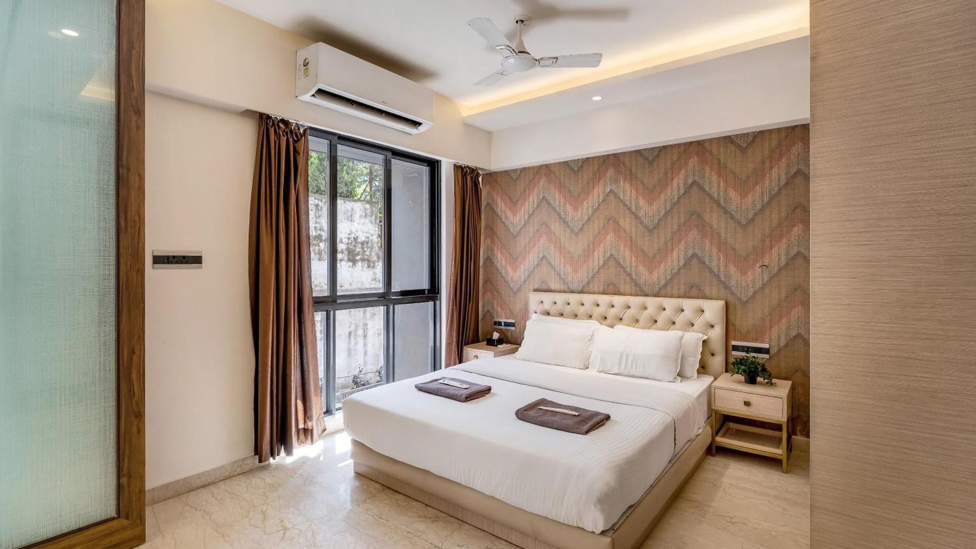 Capri Modern In Secure Bkc Complex W Wi-fi * Mumbai