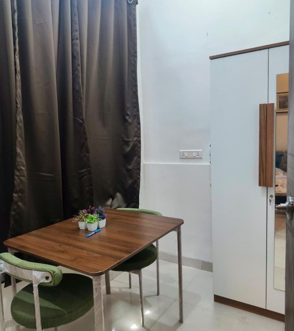 Iss 506 Private With Balcony Andheri West Apartment