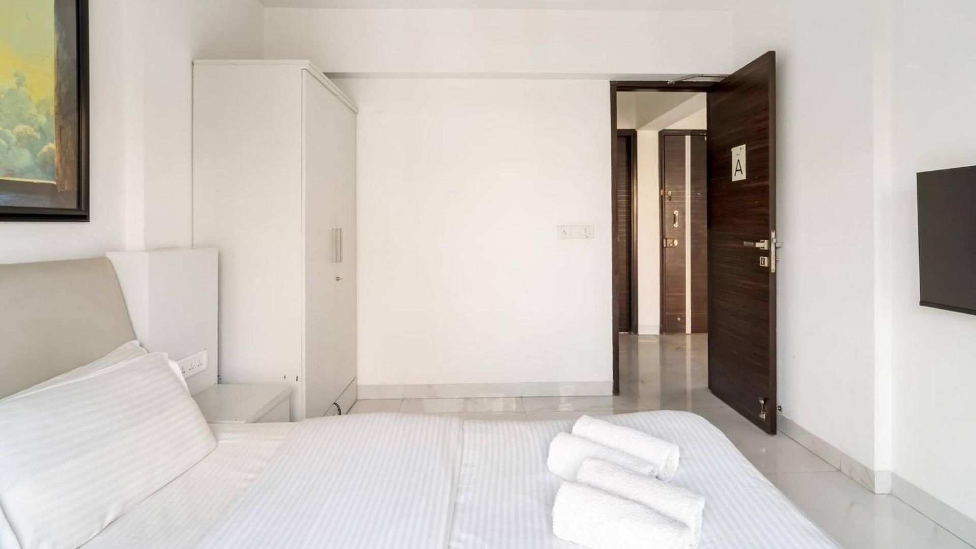 Apartment Athena Elegant 2bhk In Khar Gated Connected Mumbai