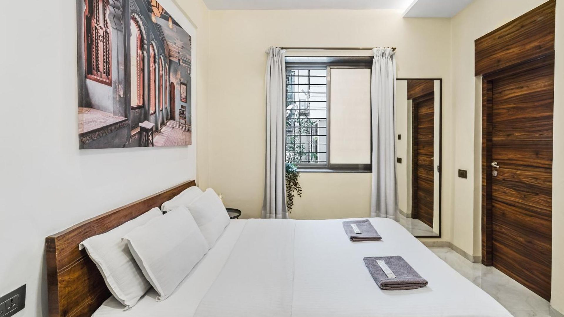 Apartment Oak 1bhk In Bandra W By Squareone *