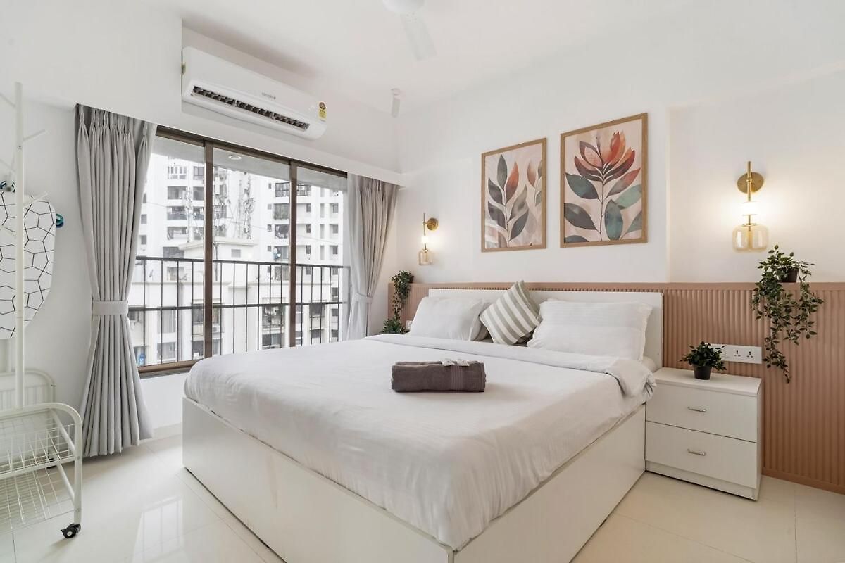 Evara 1bhk In Khar W By Square One *