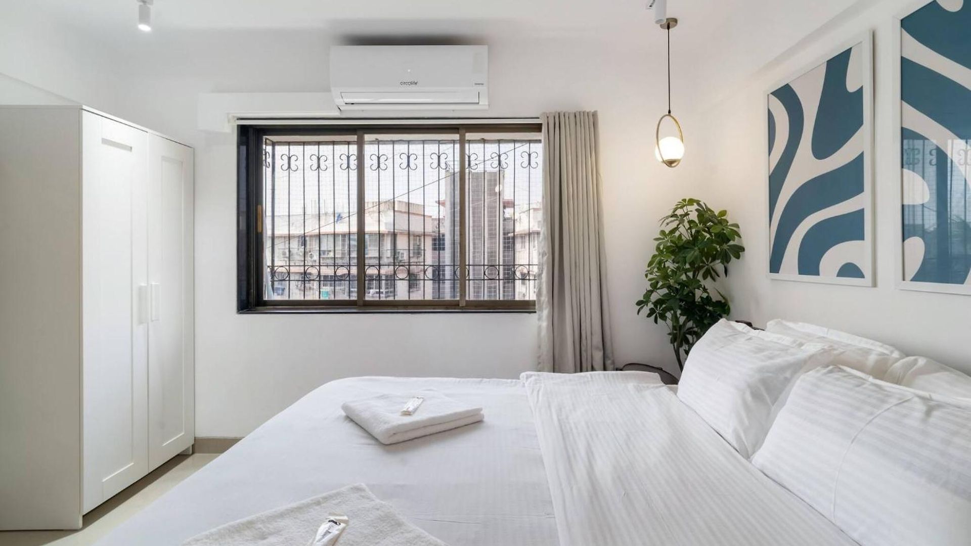 Apartment Aura Stylish 2 Bhk In Secure Gated Building