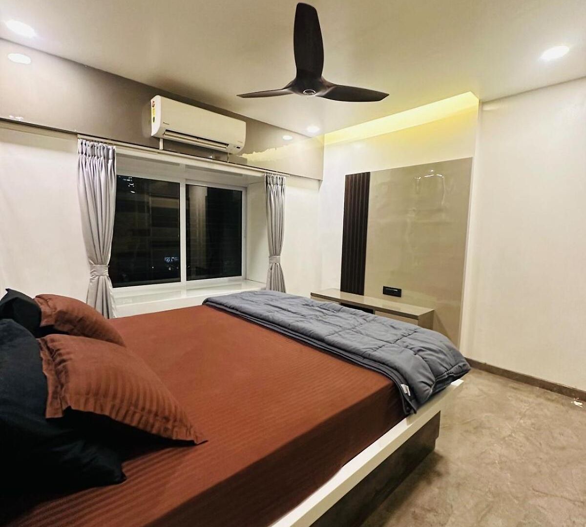 Rahul's Retreat Jacuzzi Apartment *