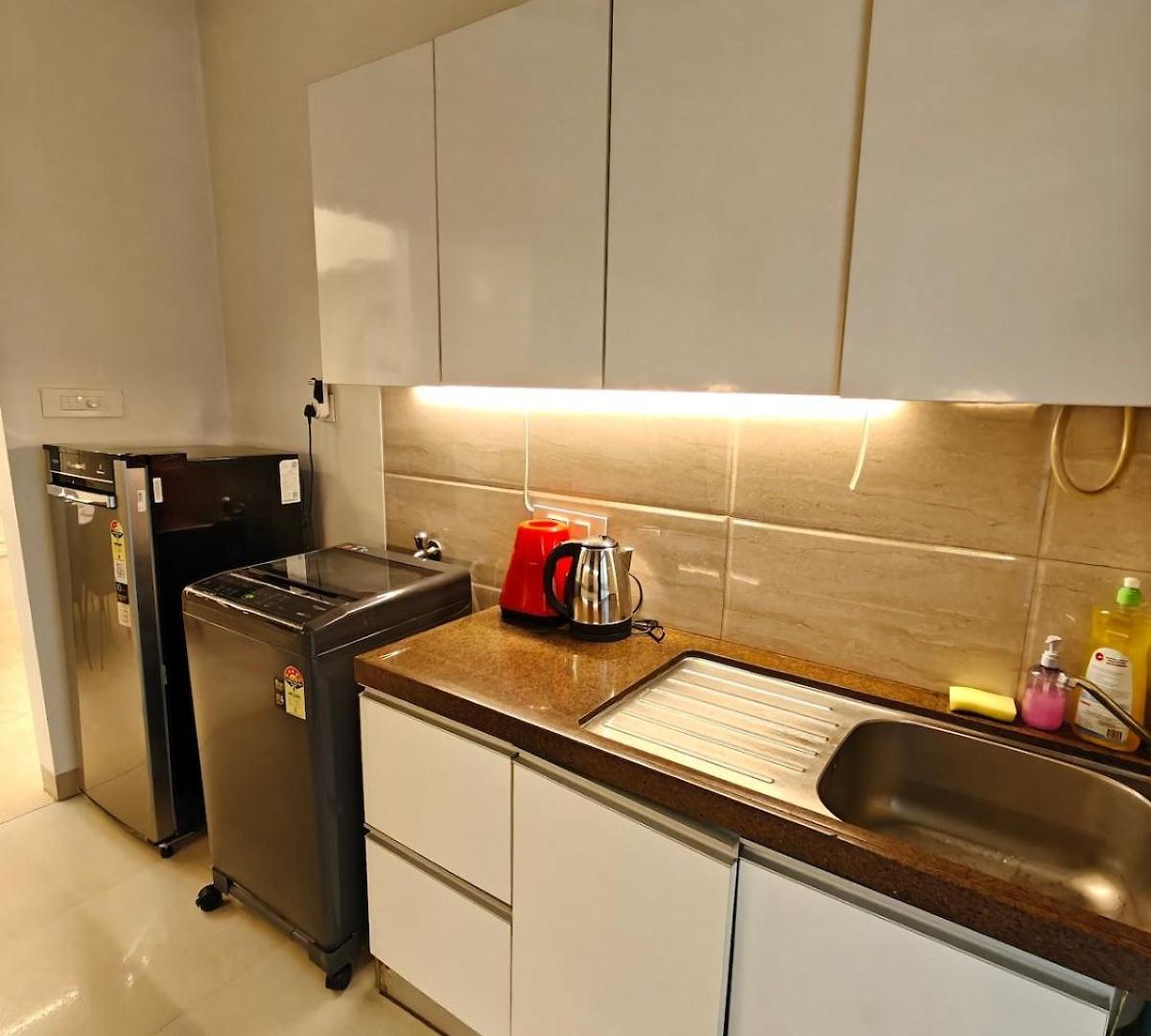 The Crest Bkc Apartment *