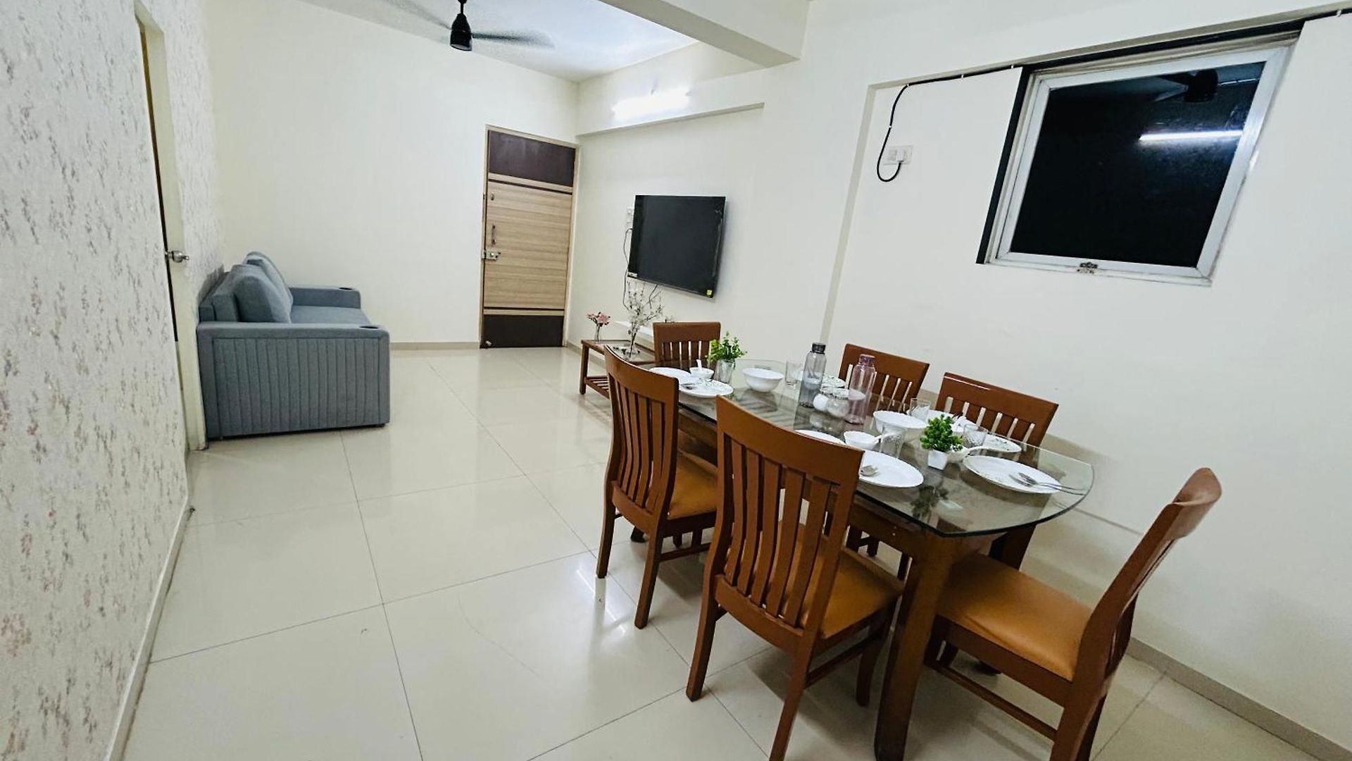 2bhk Beside Hiranandini-star Homes Powai Apartment