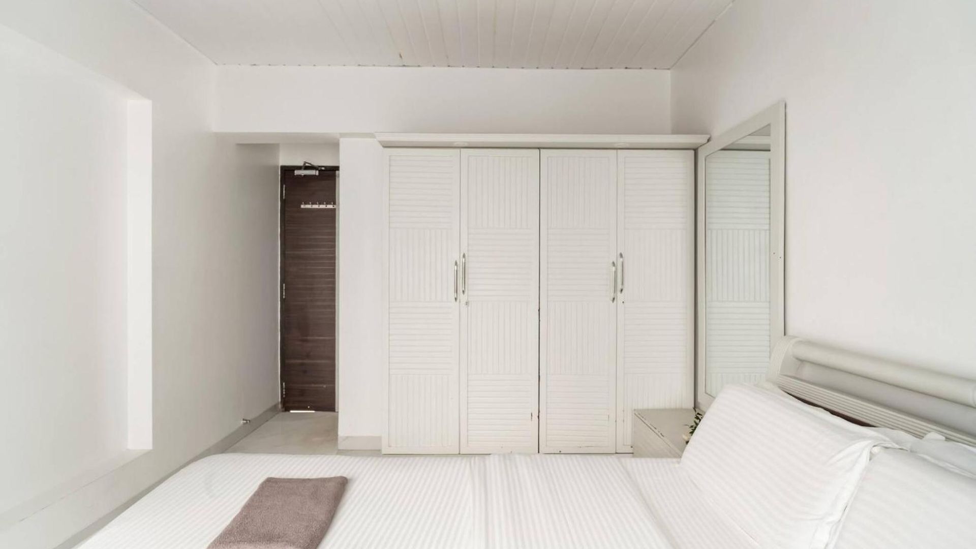 Athena Elegant 2bhk In Khar Gated Connected Mumbai