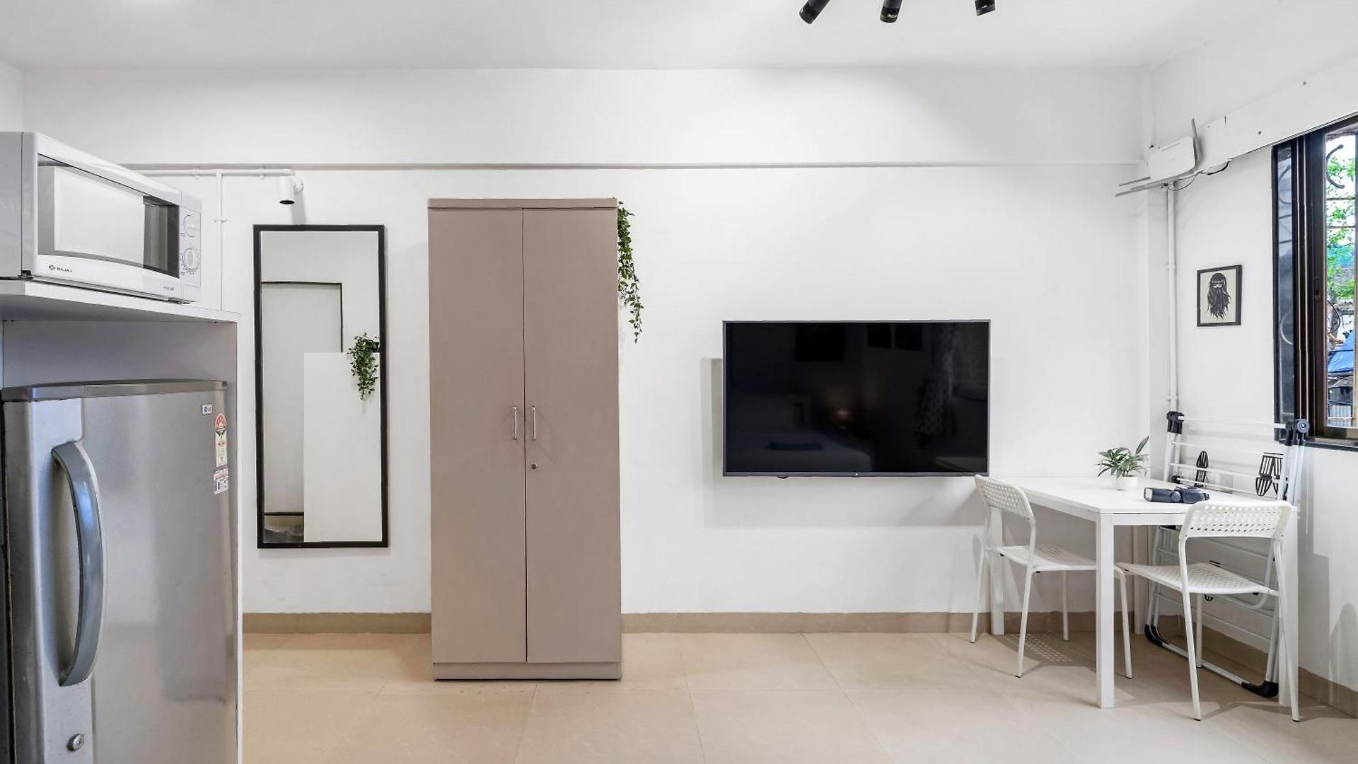 Lilou In Bandra W By Square One Apartment