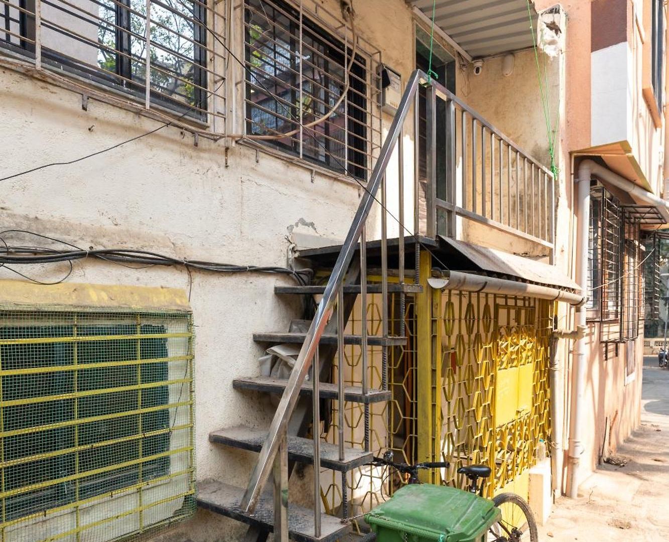 Glass House 1bhk In Khar W By Square One Apartment