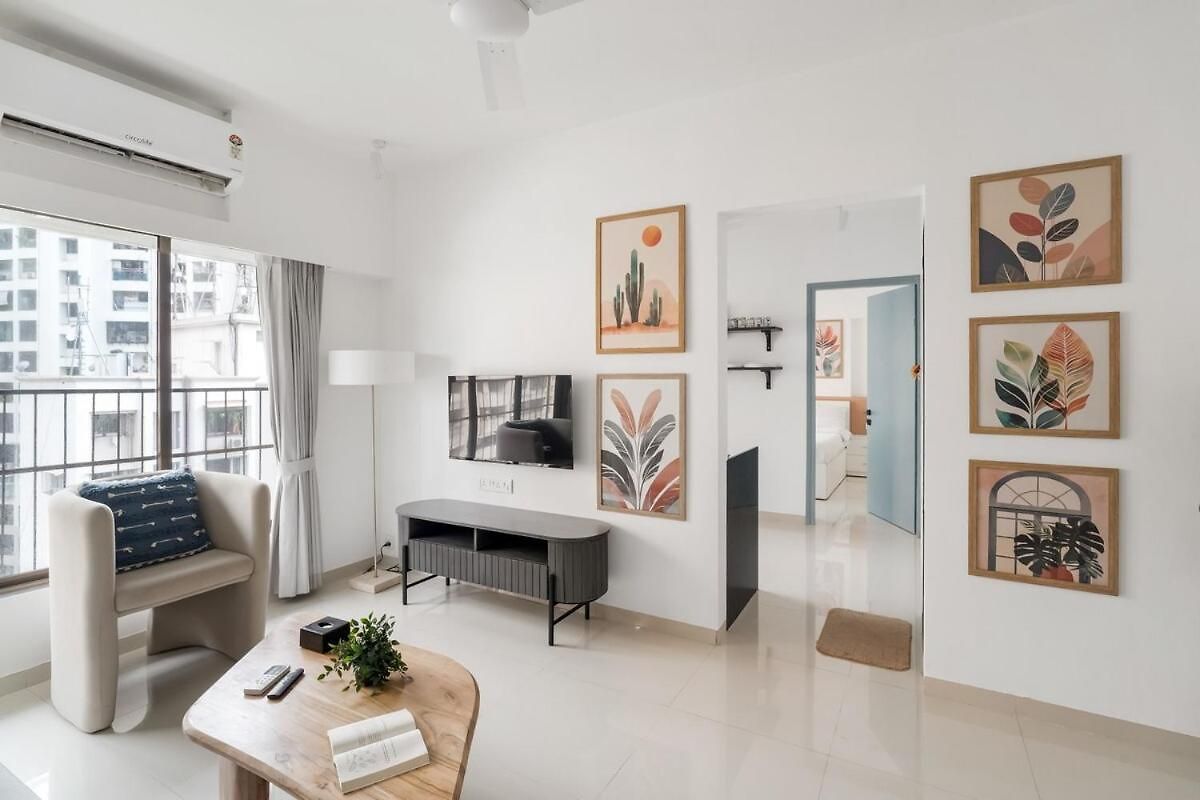 Apartment Evara 1bhk In Khar W By Square One *