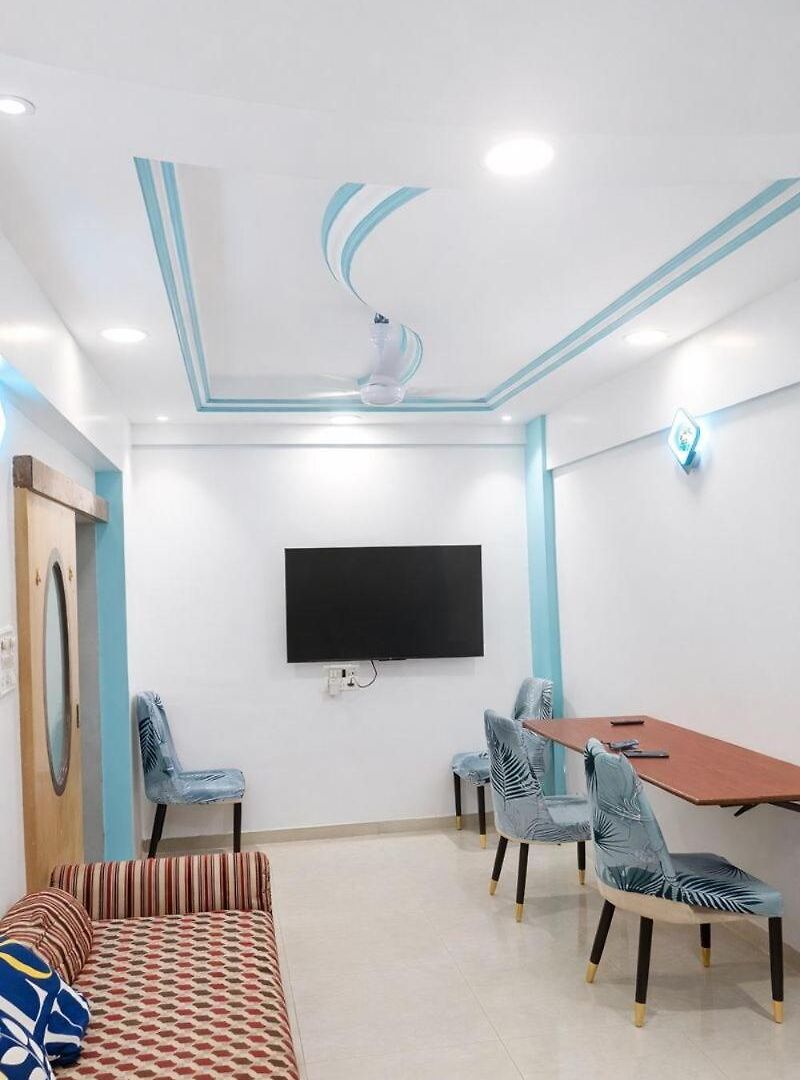 1bhk Recliners 55 Inchs Led Netflix Near Juhu Airport Nanavati Parle