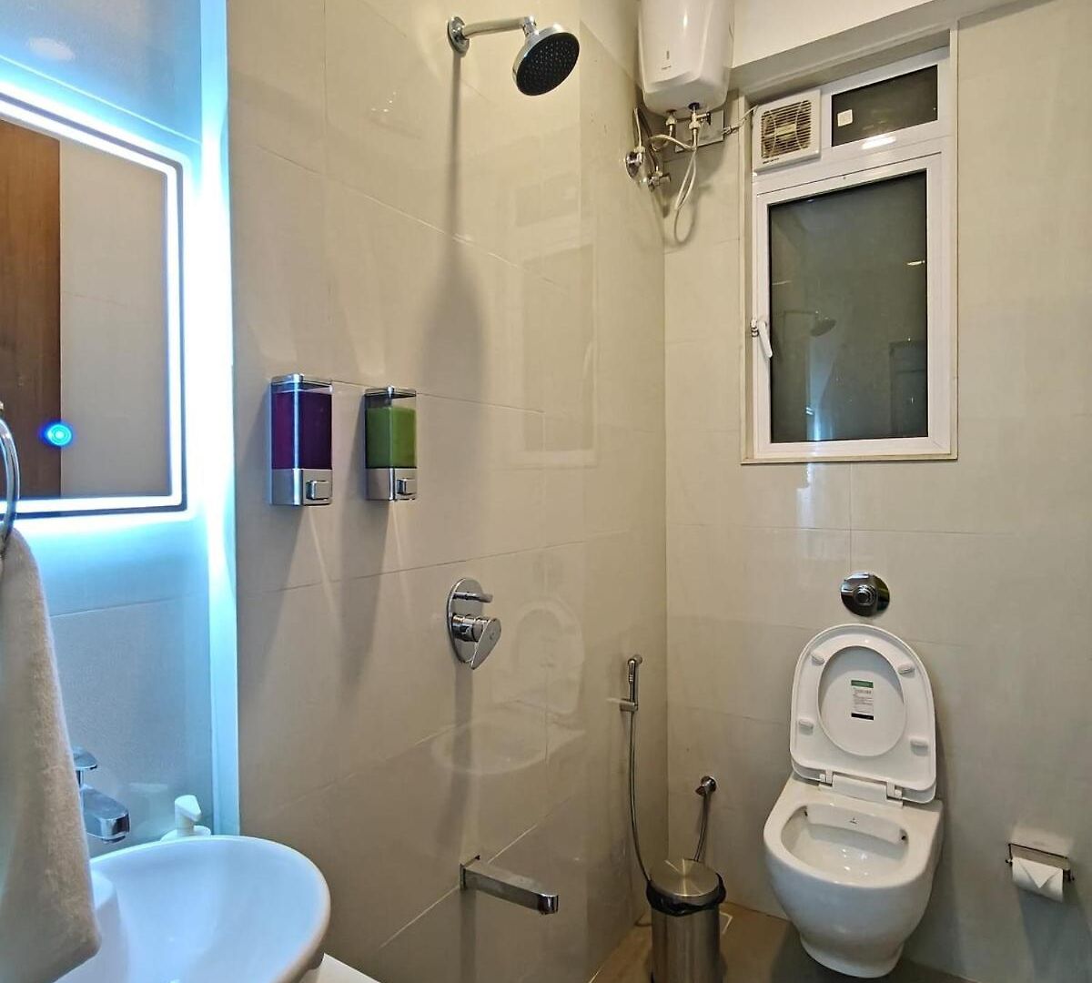 Lite - Dadar West Apartment