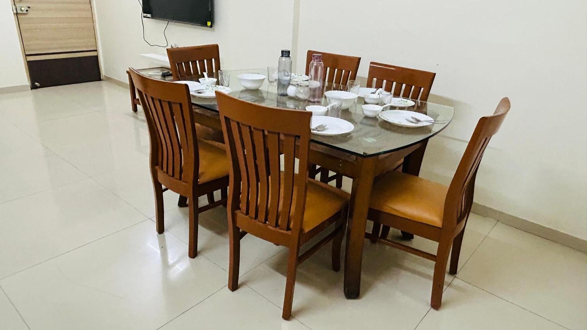 2bhk Beside Hiranandini-star Homes Powai Apartment