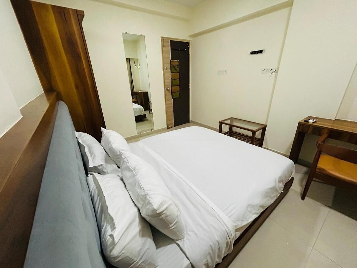 Apartment 2bhk Flat Near Hiranandini Powai- Star Homes *