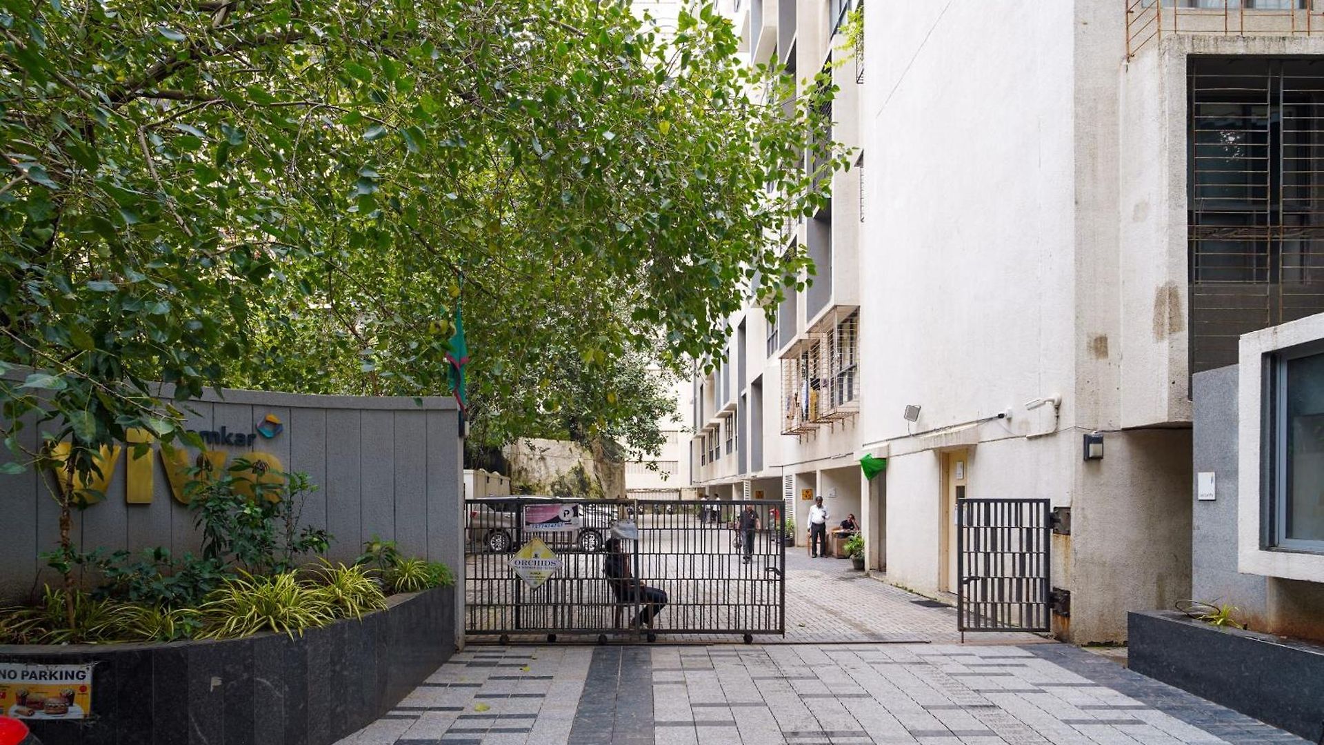 Capri Modern In Secure Bkc Complex W Wi-fi Apartment Mumbai