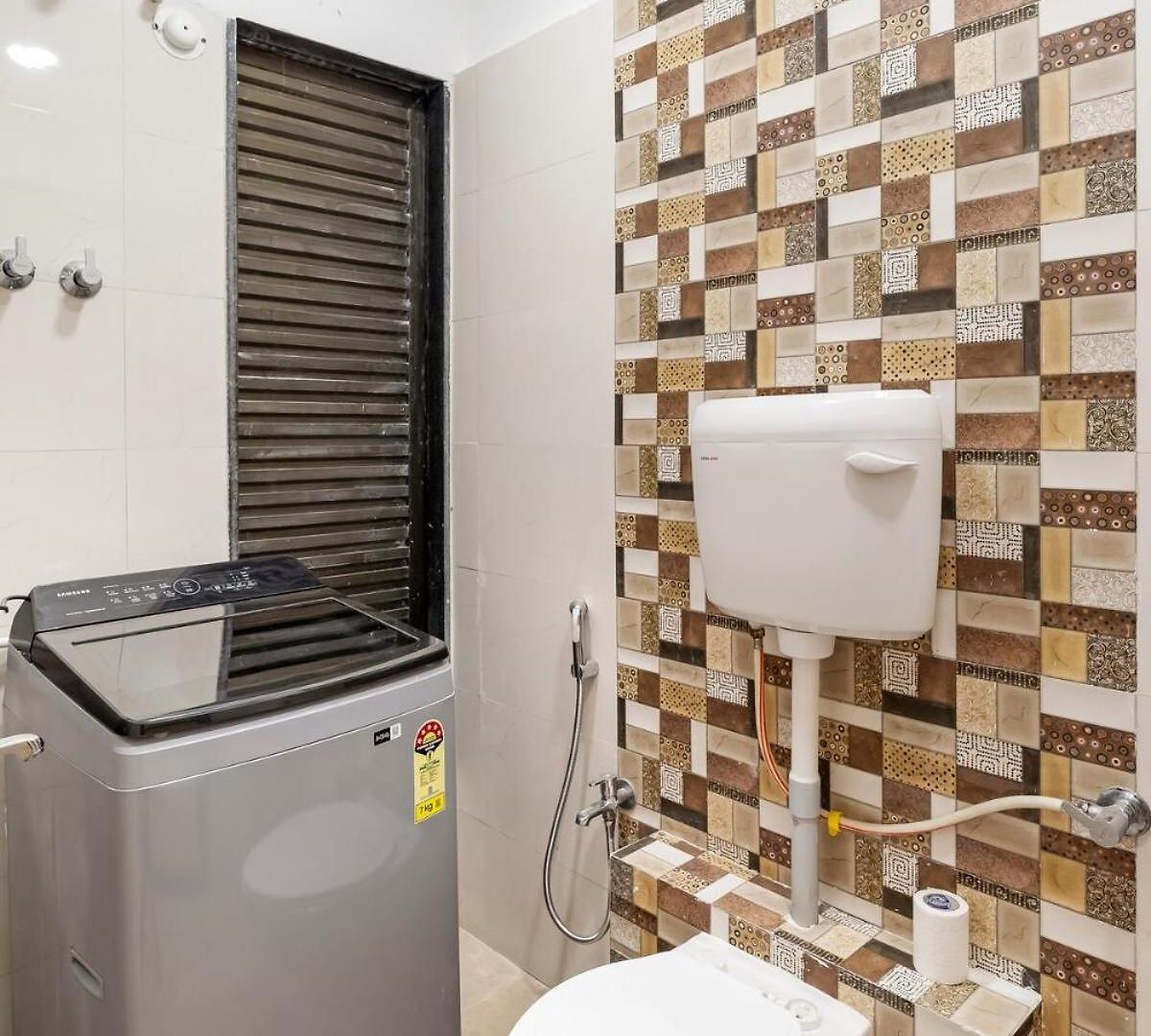 Evara 1bhk In Khar W By Square One Apartment *