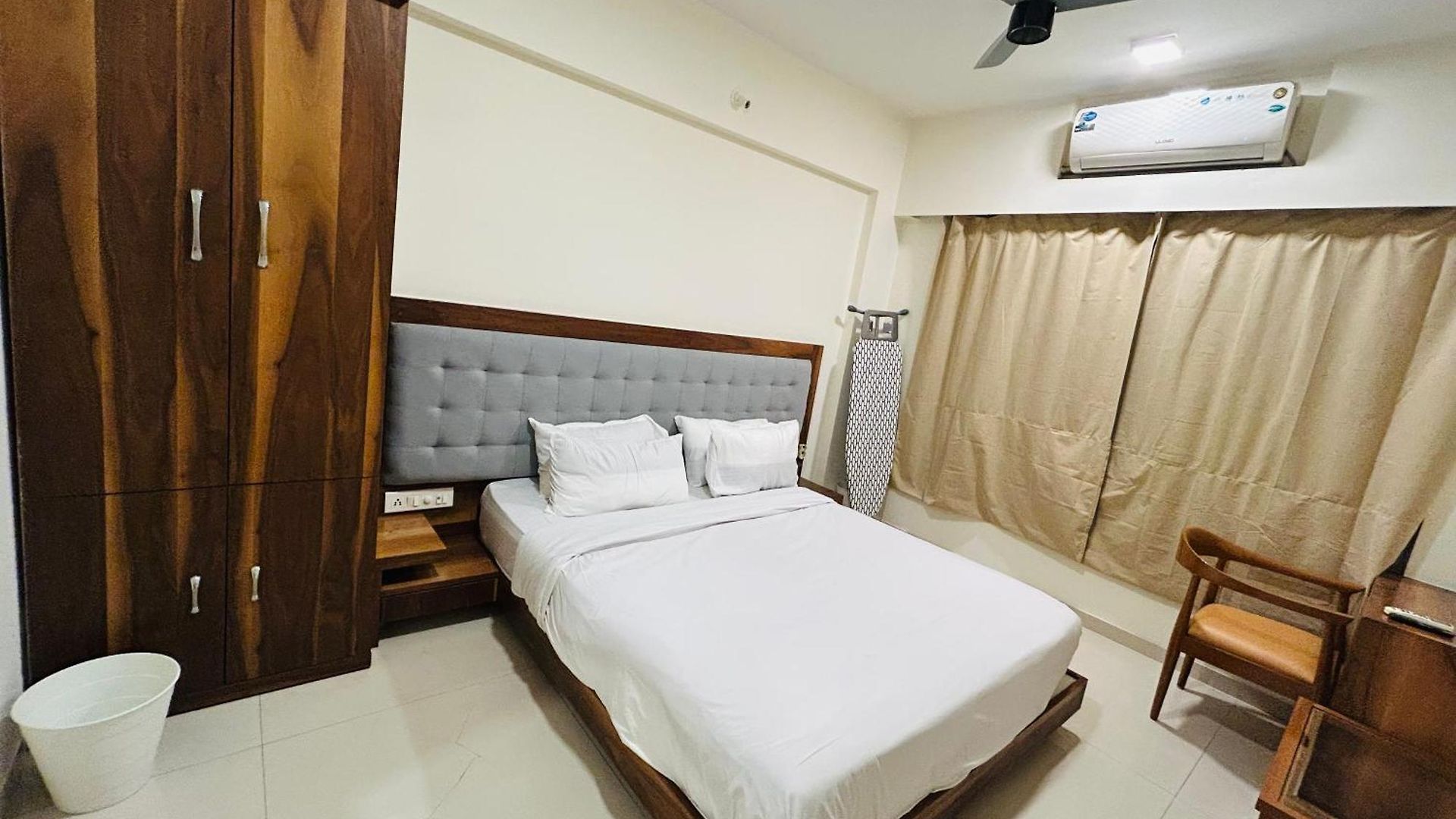 2bhk Beside Hiranandini-star Homes Powai Apartment