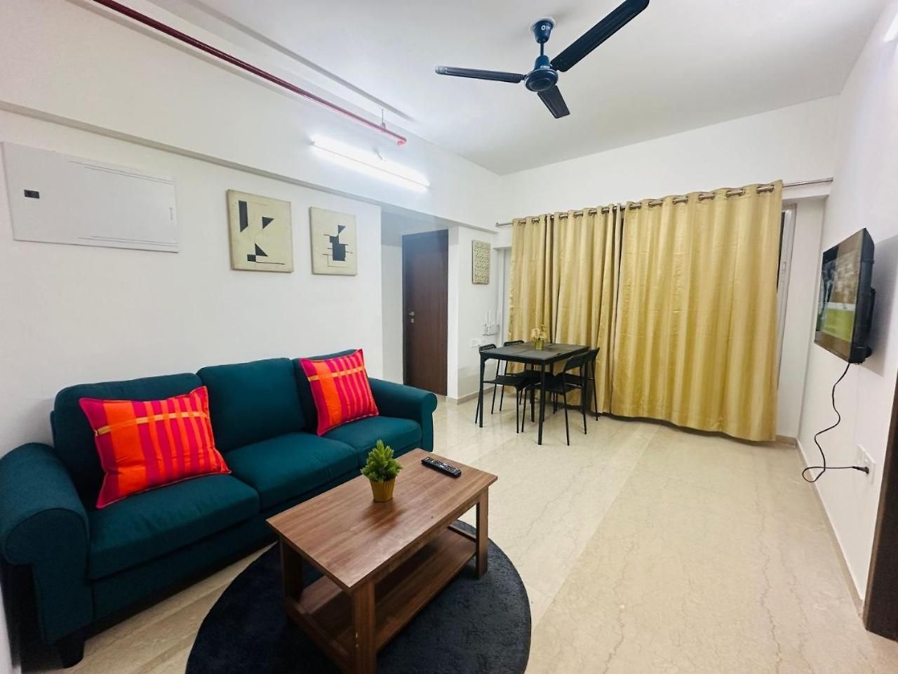 2bhk Service In Malad By Florastays Apartment
