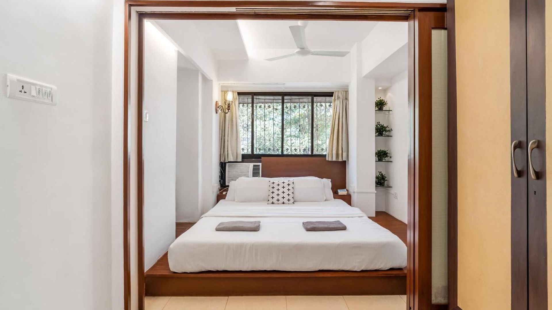 Bohemian 1bhk In Bandra W By Square One