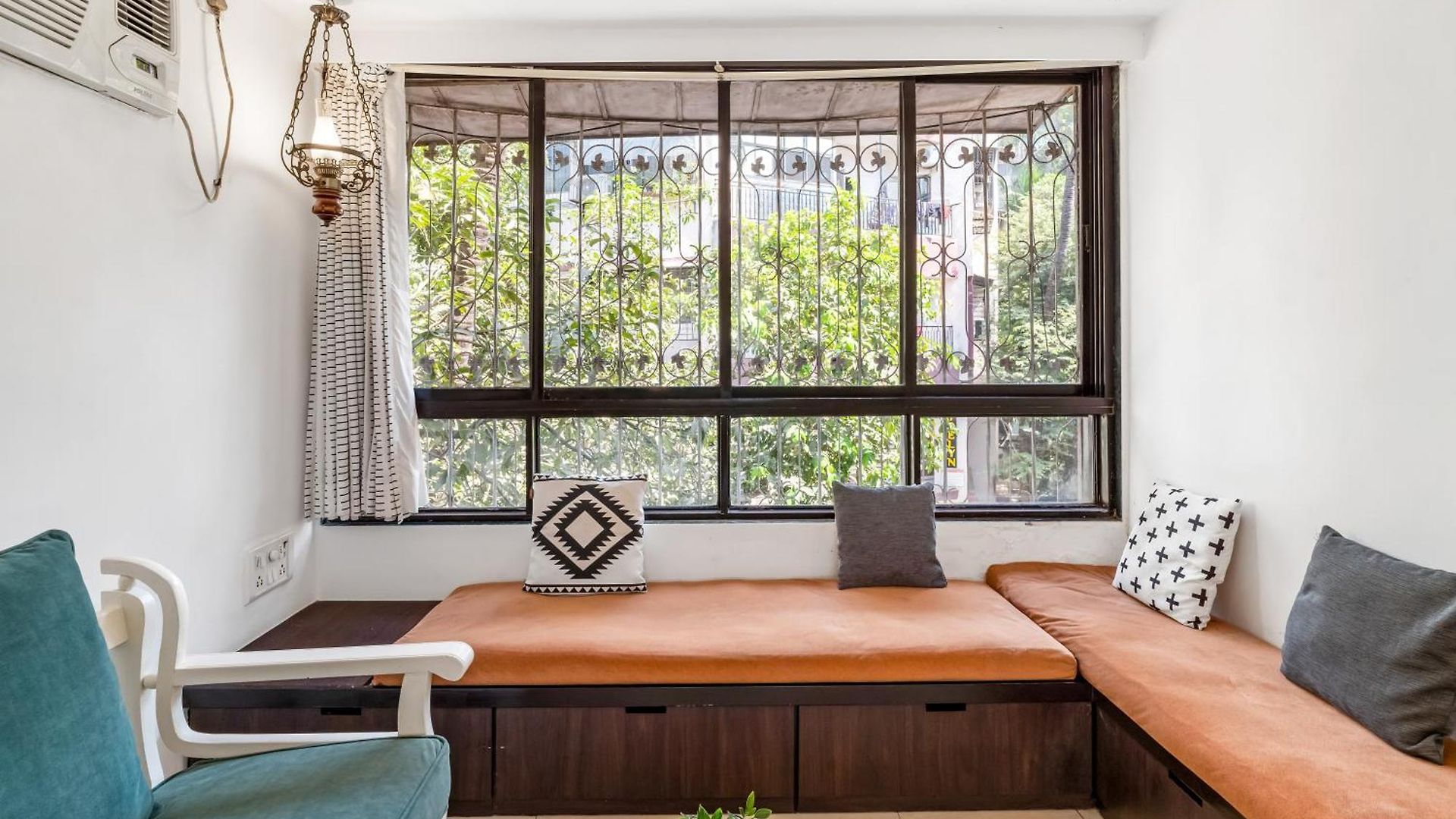 Bohemian 1bhk In Bandra W By Square One Apartment *