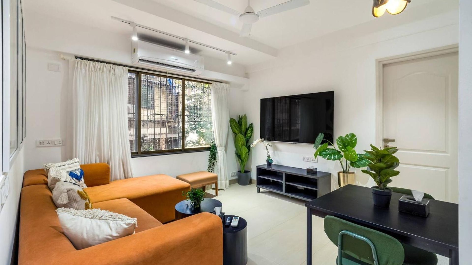 Apartment Aura Stylish 2 Bhk In Secure Gated Building Mumbai