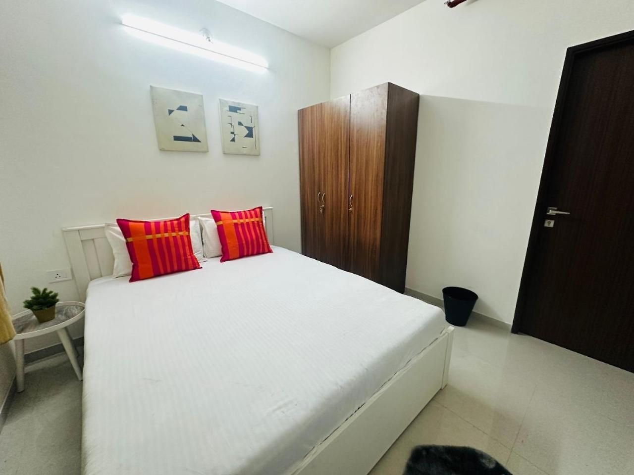 2bhk Service In Malad By Florastays Apartment