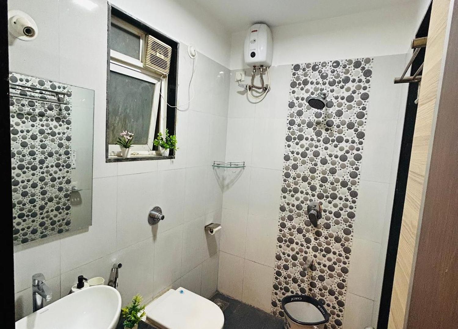 Apartment 2bhk Beside Hiranandini-star Homes Powai *