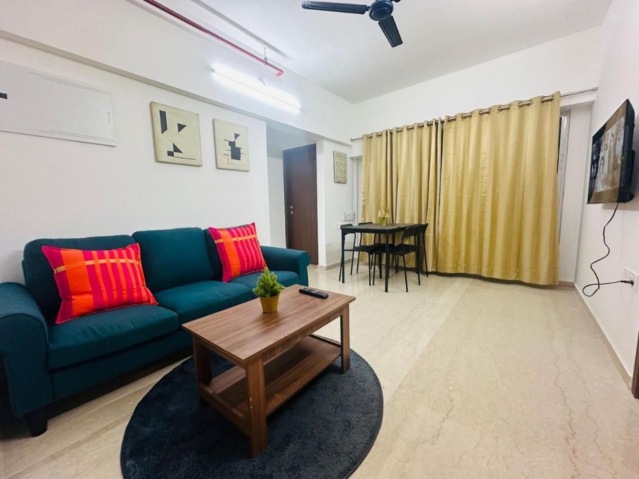 Apartment 2bhk Service In Malad By Florastays