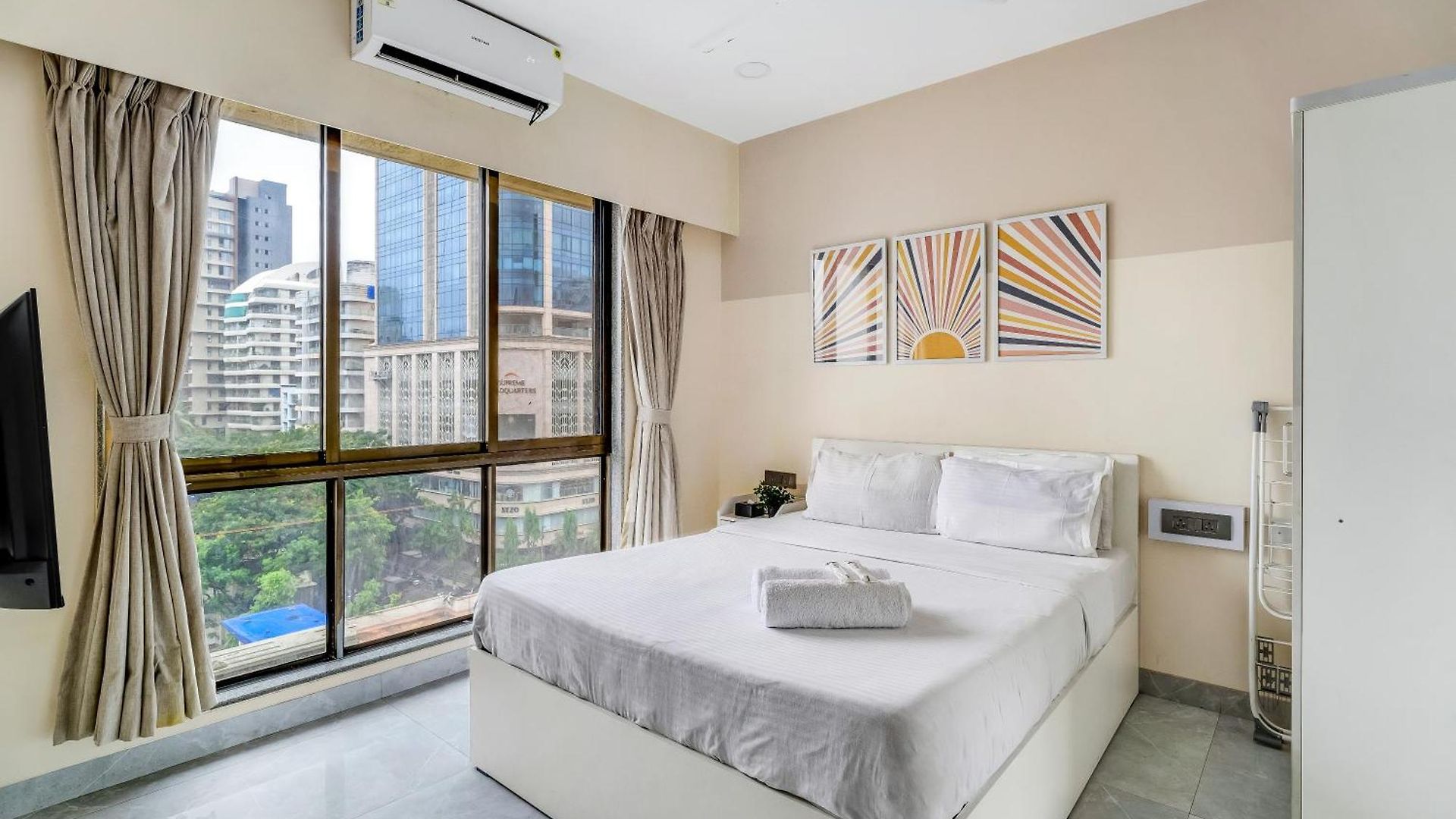 Apartment Mezzo Pvt 3bhk In Bandra By Square One *