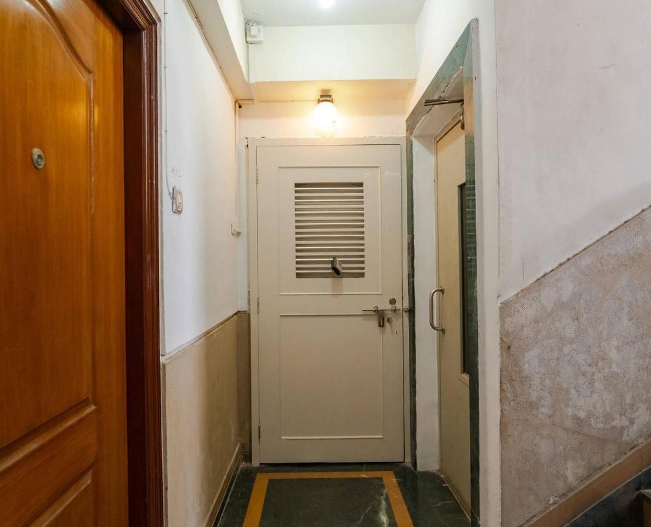 Apartment Aura Stylish 2 Bhk In Secure Gated Building *