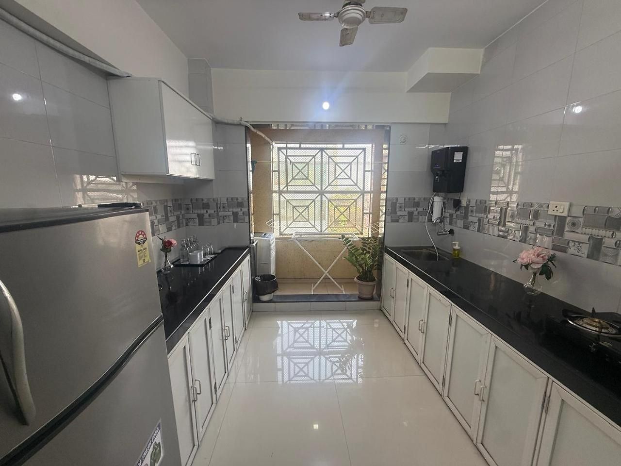 2bhk Beside Hiranandini-star Homes Powai Apartment *