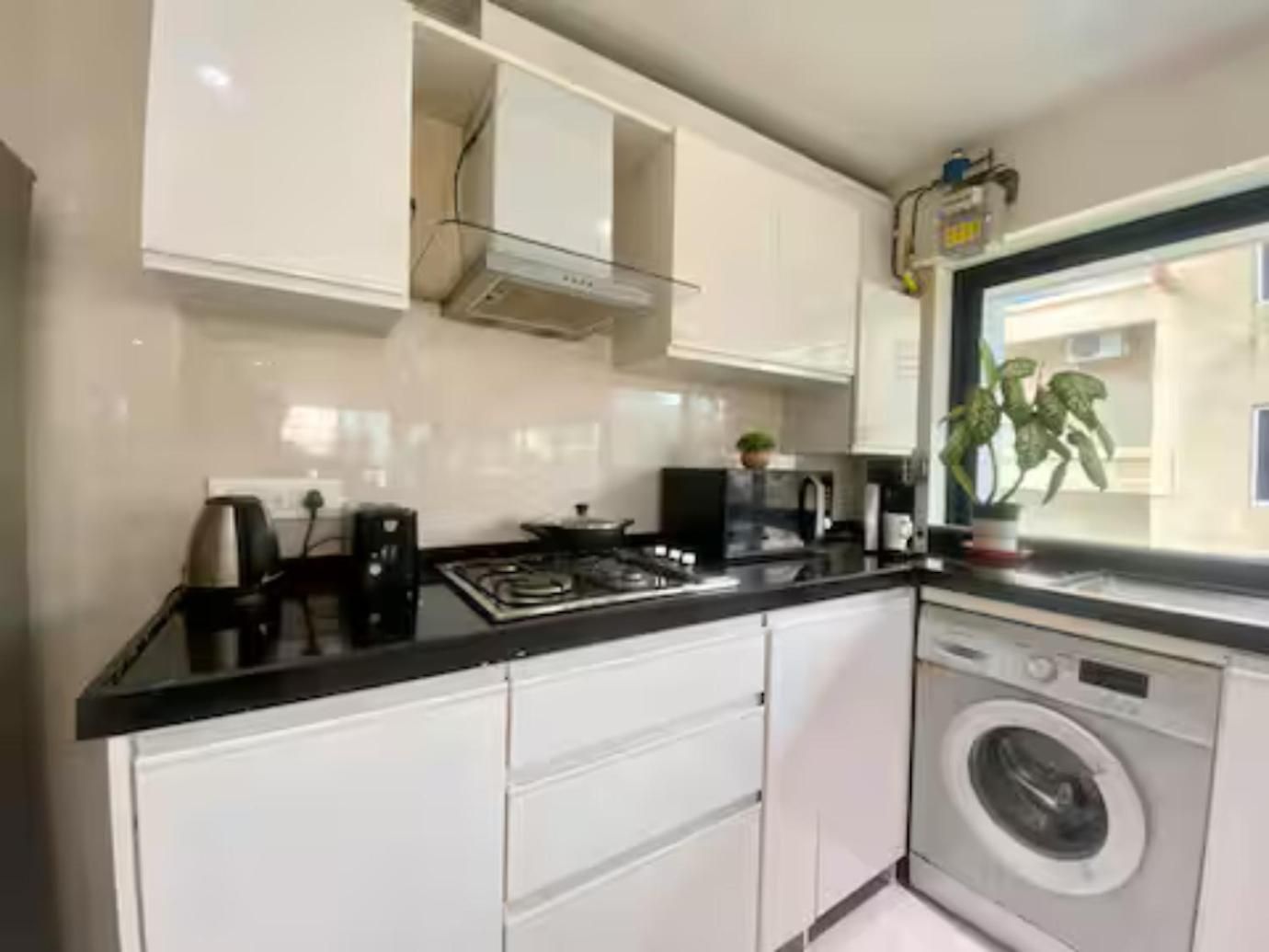 Connekthomes - Luxurious Modern Bliss In Bandra - 6br