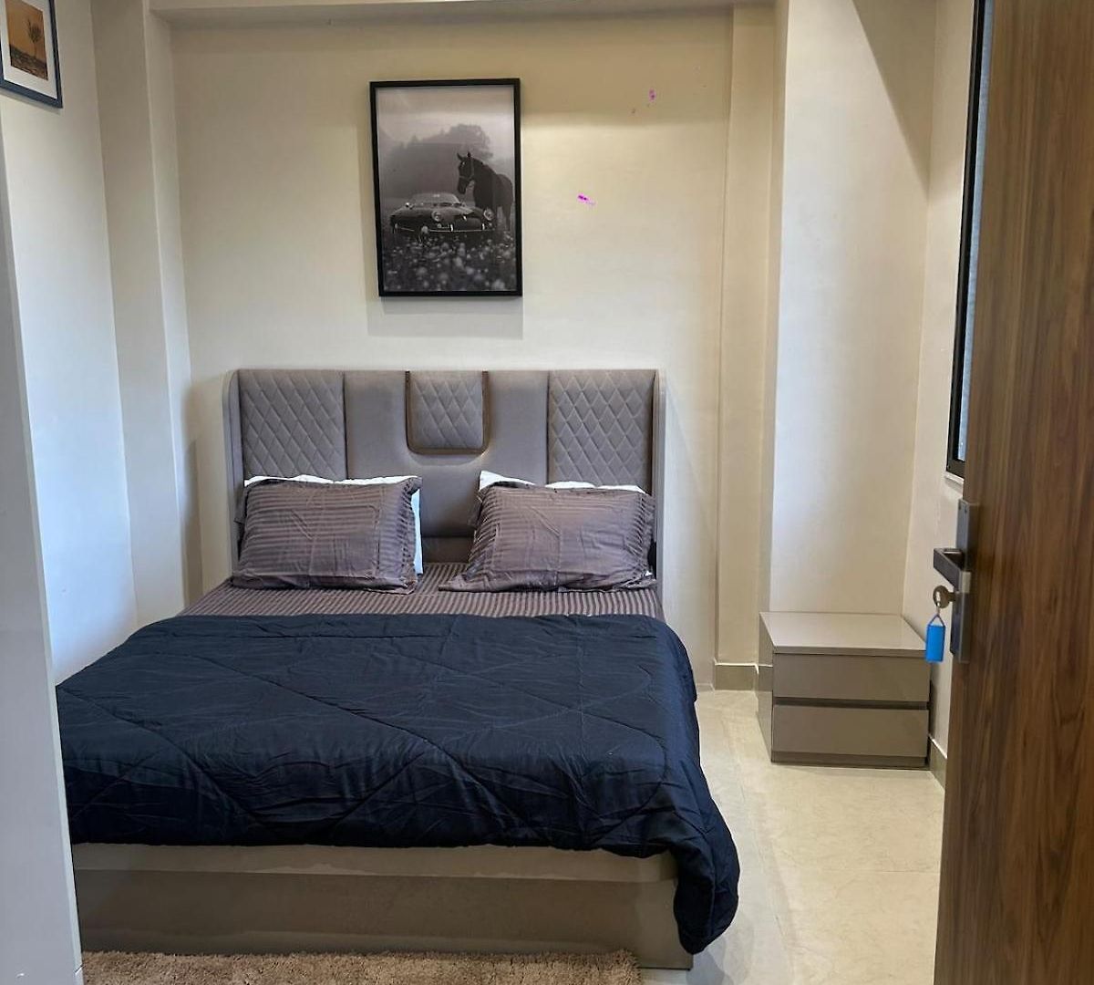 Enchante - 15 Mins From Lilavati & Nanavati Apartment