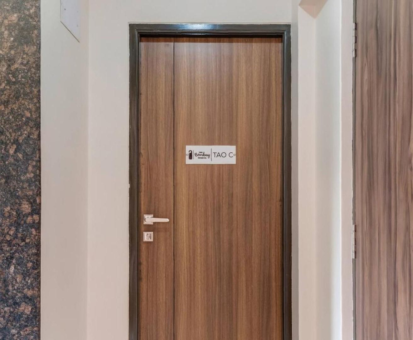 Tao Private 3bhk In Bandra Apartment *