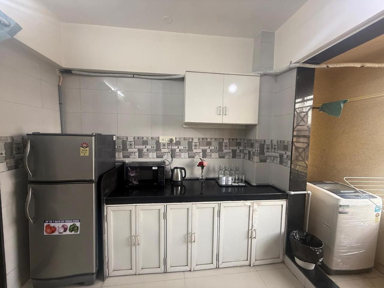 2bhk Beside Hiranandini-star Homes Powai *