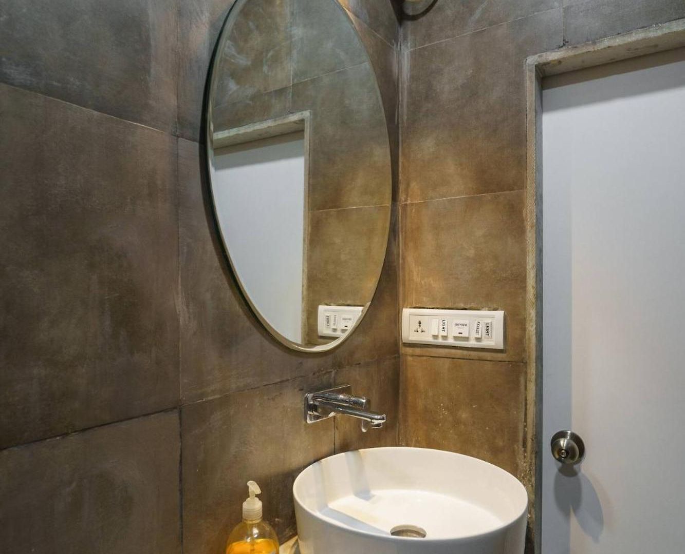 48b Stylish 1bhk Khar With Swing * Mumbai