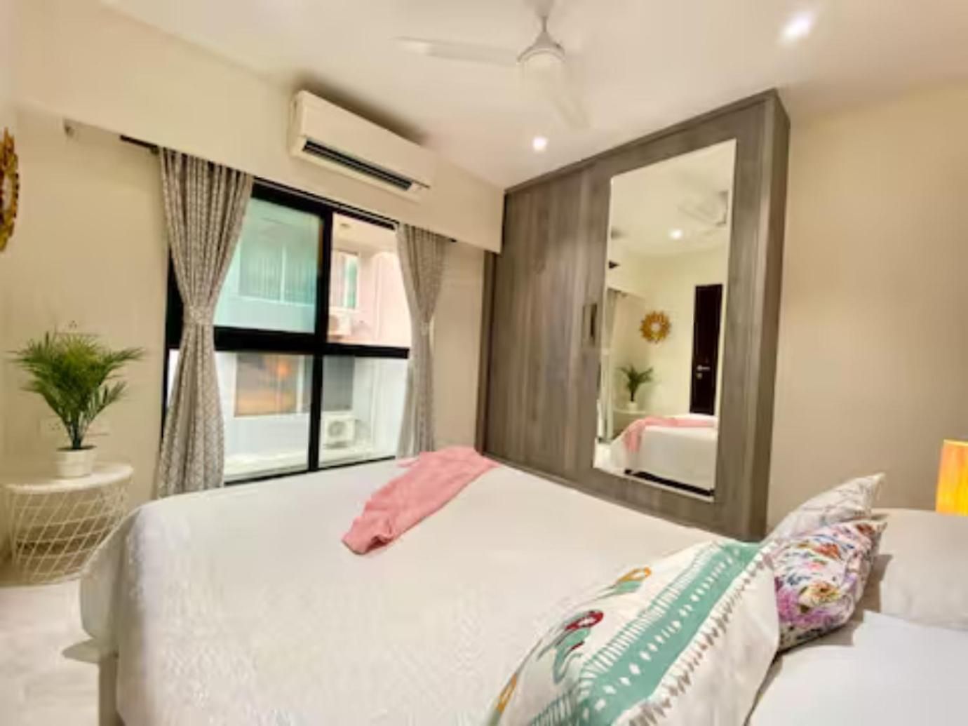 Connekthomes - Luxurious Modern Bliss In Bandra - 6br Mumbai
