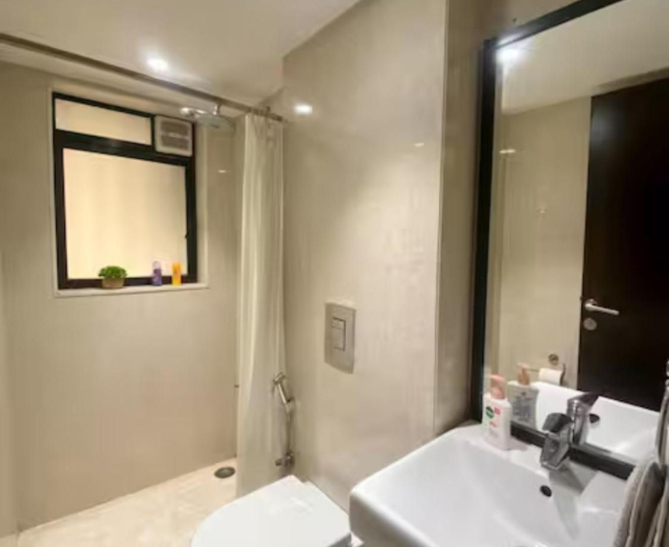Connekthomes - Luxurious Modern Bliss In Bandra - 6br Apartment *