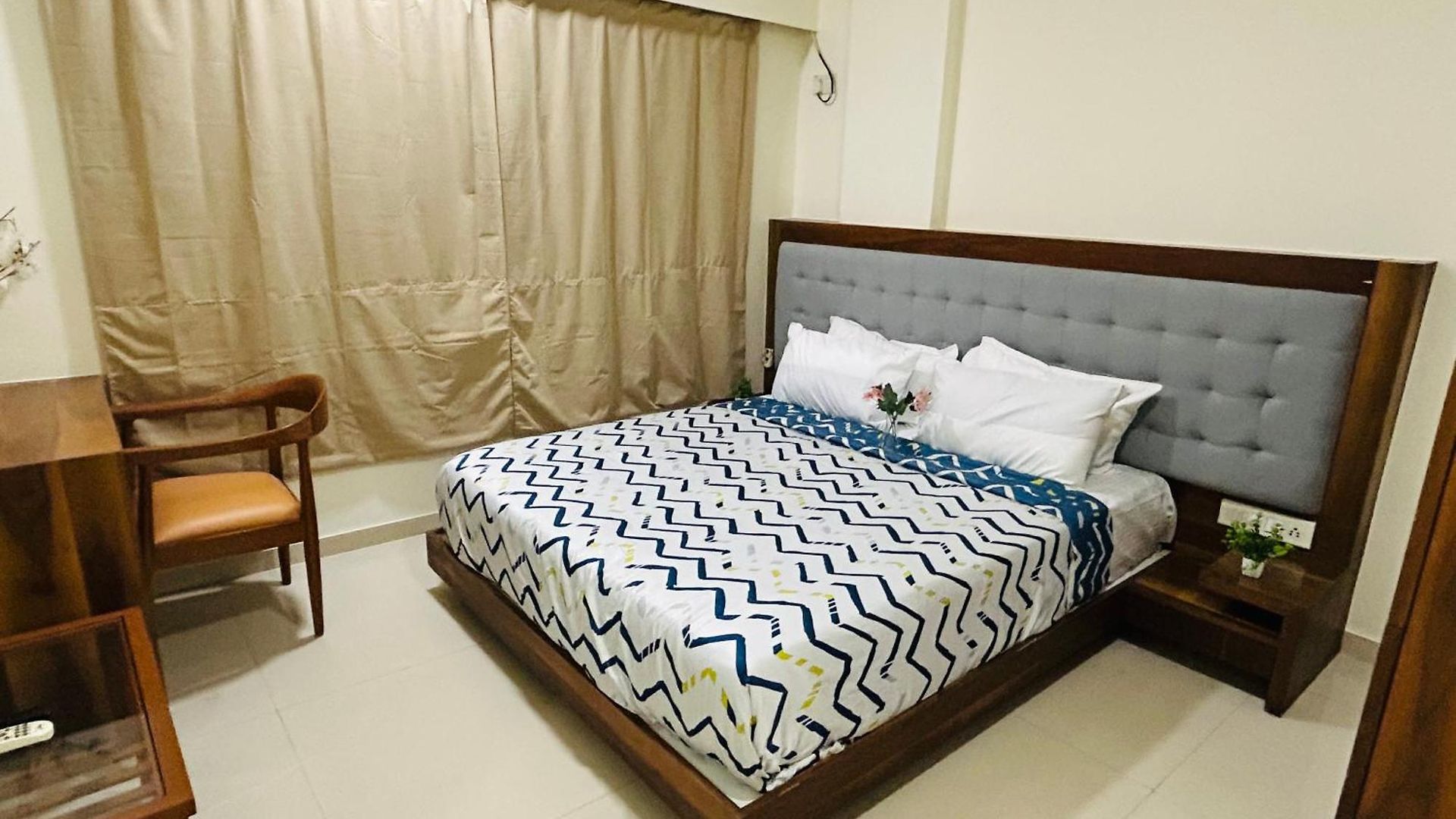 Apartment 3bhk Near Hiranandini Powai -star Homes *