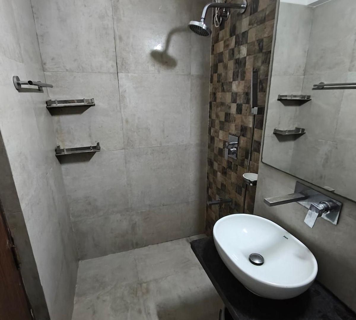 The Crest Bkc *