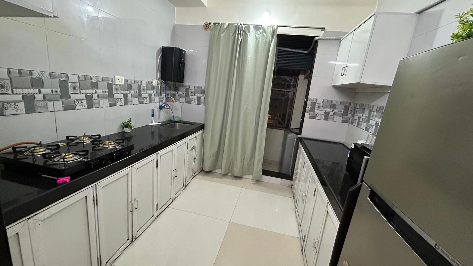 Apartment 2bhk Beside Hiranandini-star Homes Powai