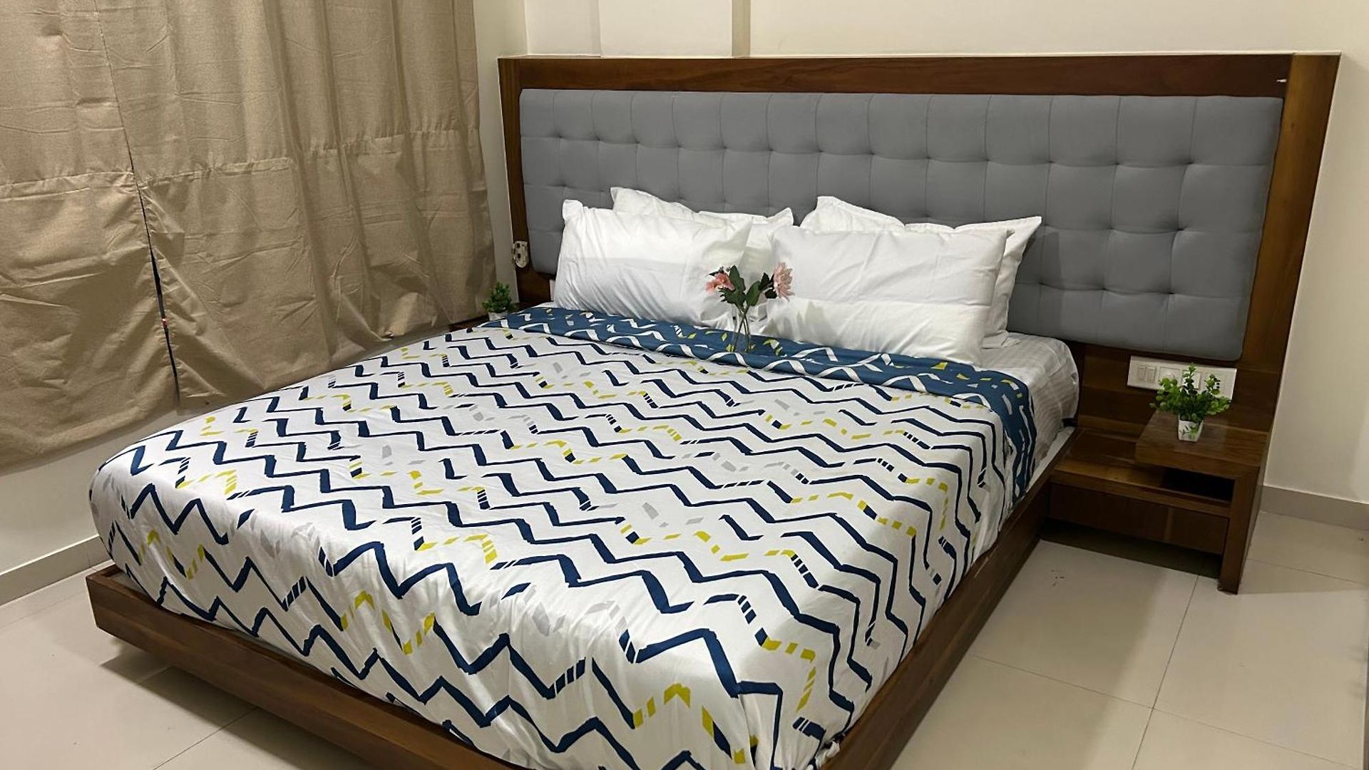 Apartment 3bhk Near Hiranandini Powai -star Homes Mumbai