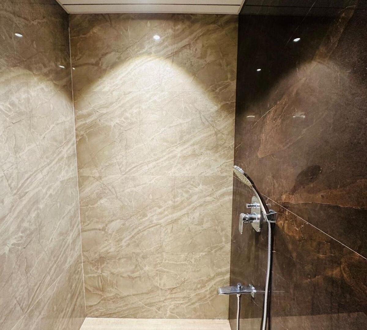 Rahul's Retreat Jacuzzi