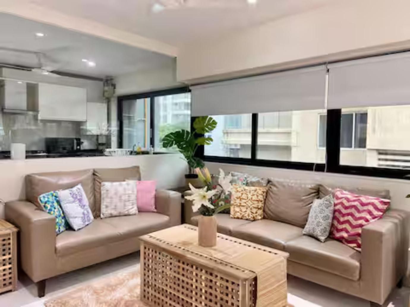 Connekthomes - Luxurious Modern Bliss In Bandra - 6br Apartment *