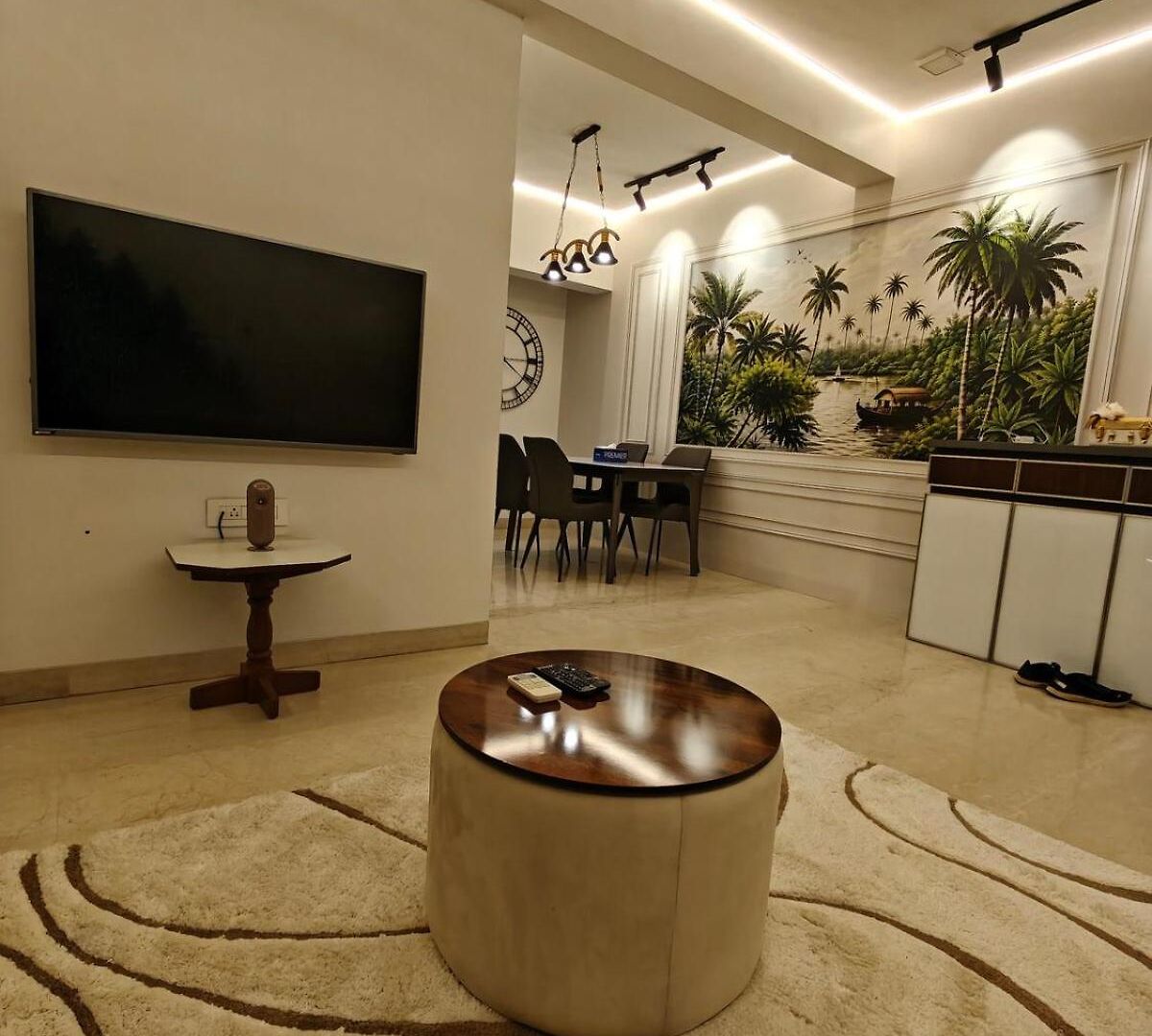 The Crest Bkc Apartment
